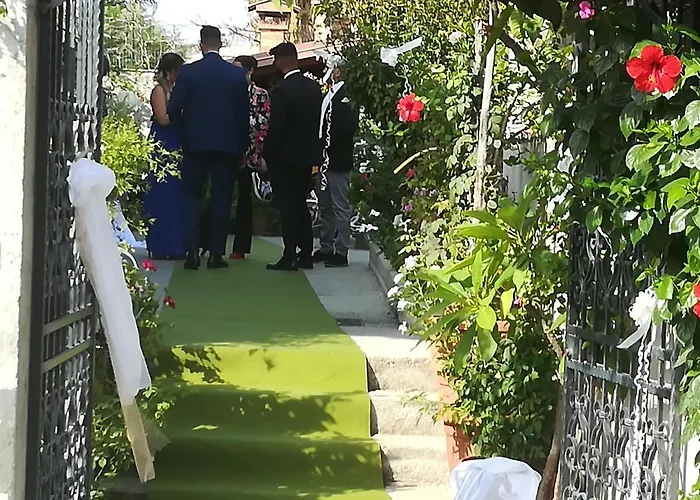 Alojamento de Acomodação e Pequeno-almoço Delle Rose 3*